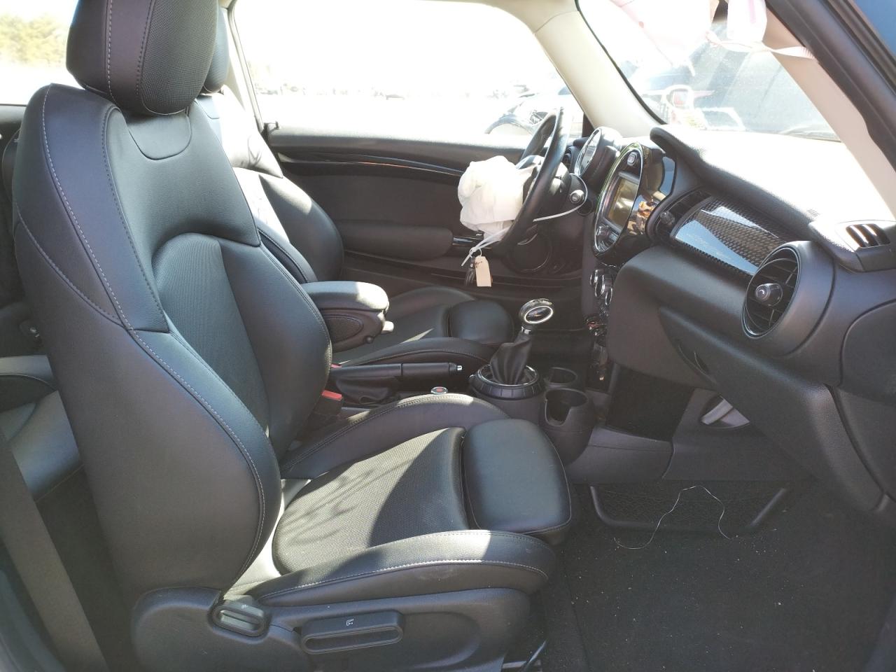 Photo 5 from auction – 2016 MINI COOPER S with VIN WMWXP7C59G2A44054