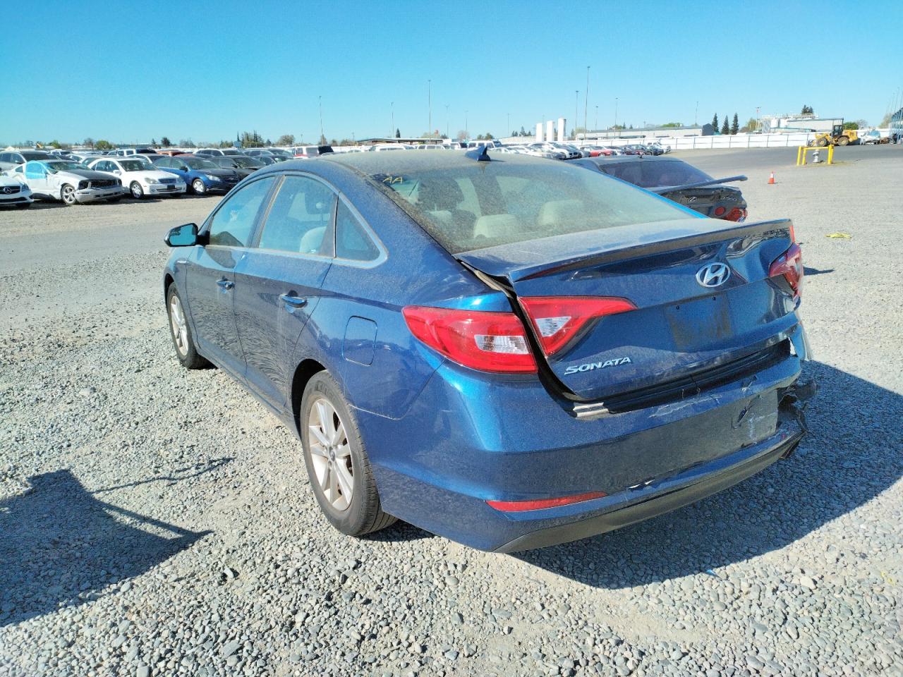Photo 3 from auction – 2017 HYUNDAI SONATA SE with VIN 5NPE24AF2HH487923