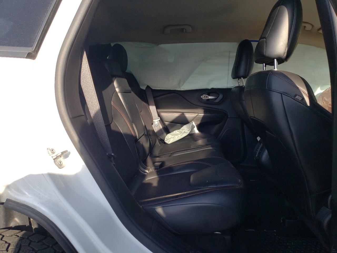 Photo 6 from auction – 2015 JEEP CHEROKEE T with VIN 1C4PJMBB4FW654135