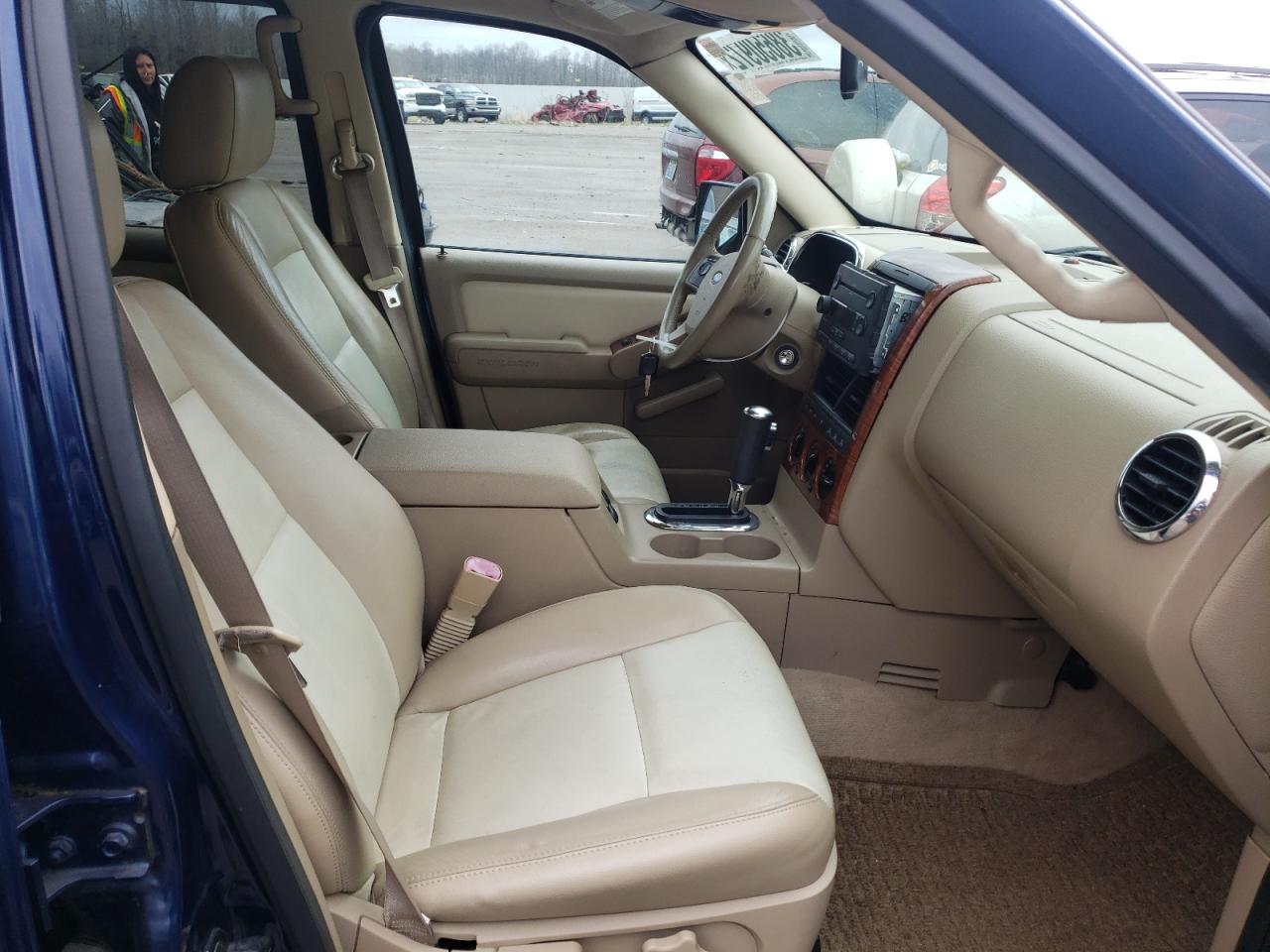 Photo 5 from auction – 2007 FORD EXPLORER E with VIN 1FMEU74E07UB74271