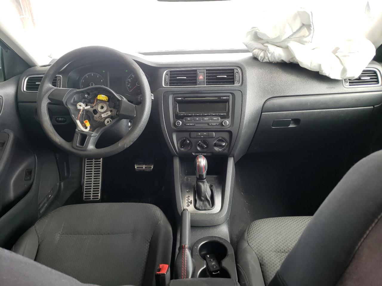 Photo 9 from auction – 2014 VOLKSWAGEN JETTA BASE with VIN 3VW2K7AJ3EM401630