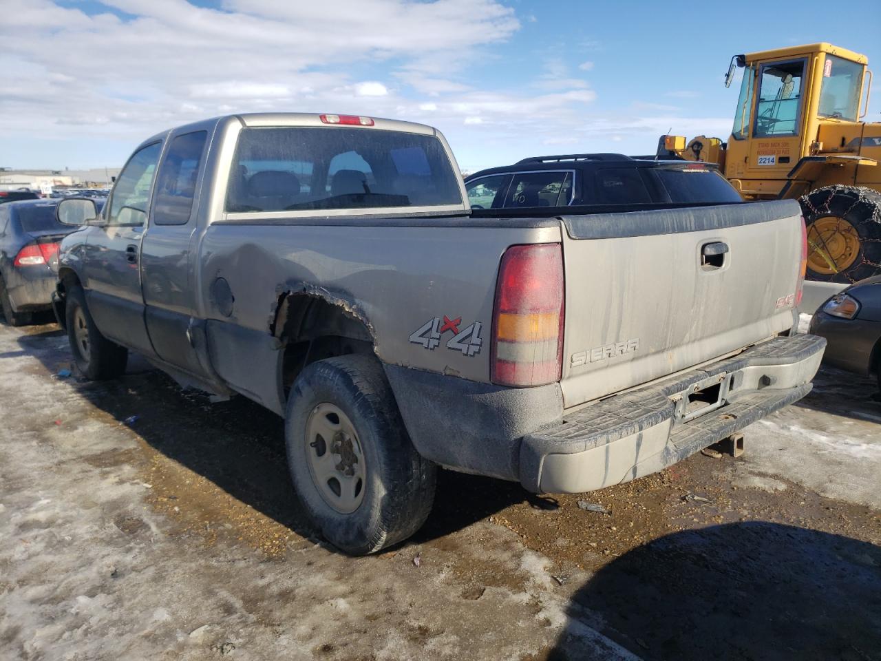 Photo 3 from auction – 2003 GMC NEW SIERRA with VIN 2GTEK19V731338685