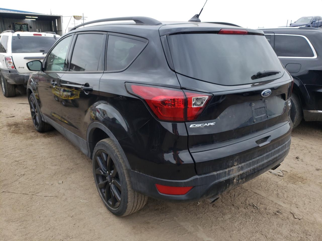Photo 3 from auction – 2019 FORD ESCAPE SE with VIN 1FMCU9GD3KUA35122