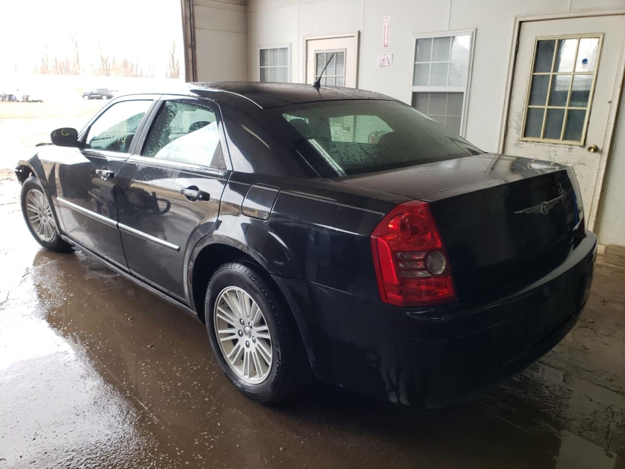 Photo 3 from auction – 2008 CHRYSLER 300 LX with VIN 2C3LA43R18H193203