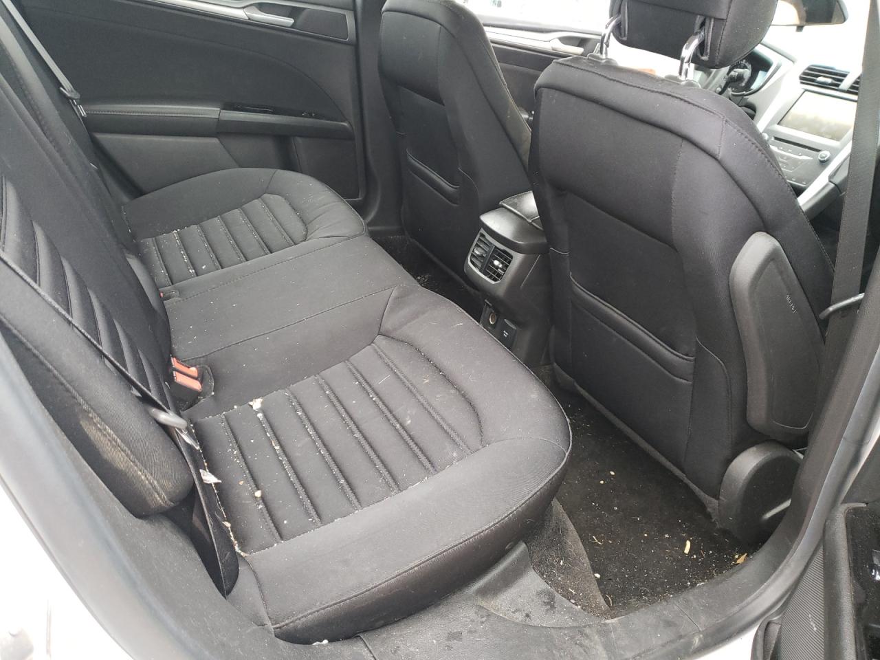 Photo 6 from auction – 2015 FORD FUSION SE with VIN 3FA6P0LU2FR158410