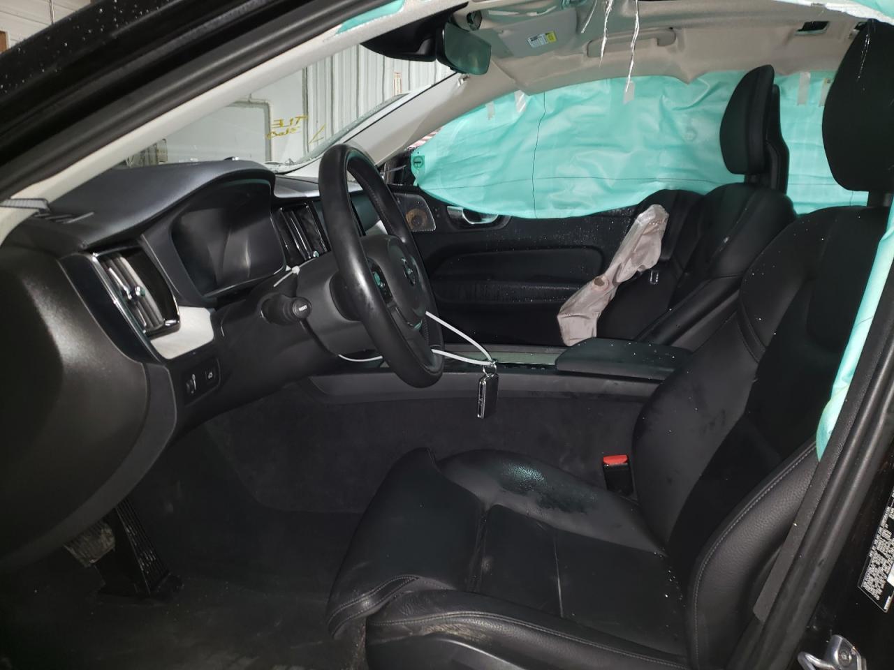 Photo 5 from auction – 2018 VOLVO XC60 with VIN YV4A22RL4J1076787