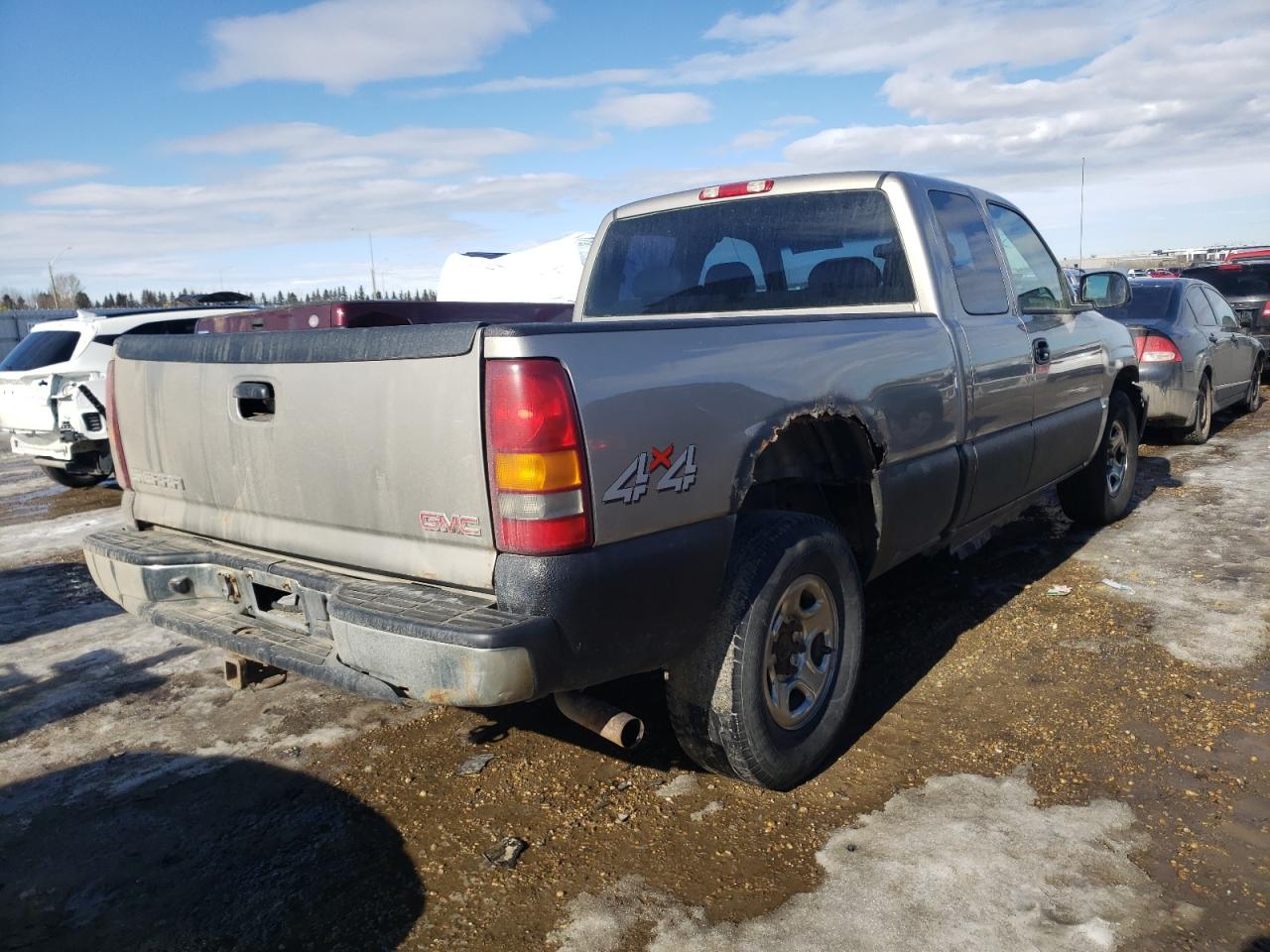 Photo 4 from auction – 2003 GMC NEW SIERRA with VIN 2GTEK19V731338685