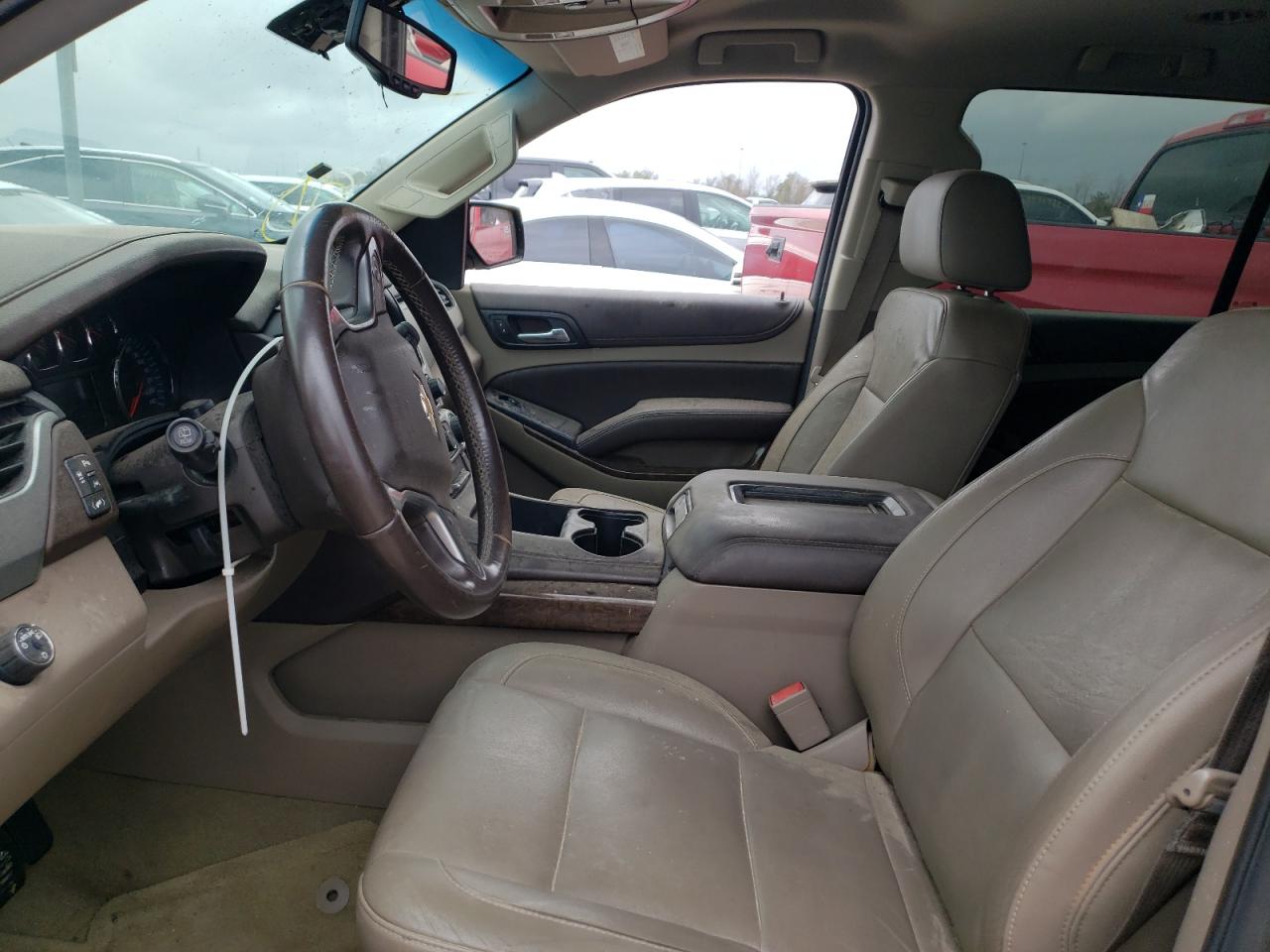 Photo 5 from auction – 2016 CHEVROLET SUBURBAN C with VIN 1GNSCHKC0GR466448