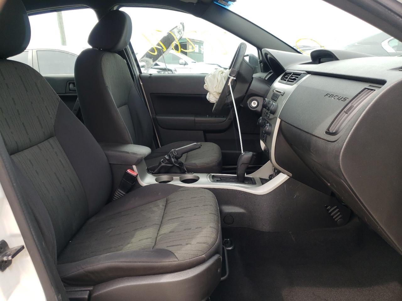Photo 5 from auction – 2011 FORD FOCUS SE with VIN 1FAHP3FNXBW168625