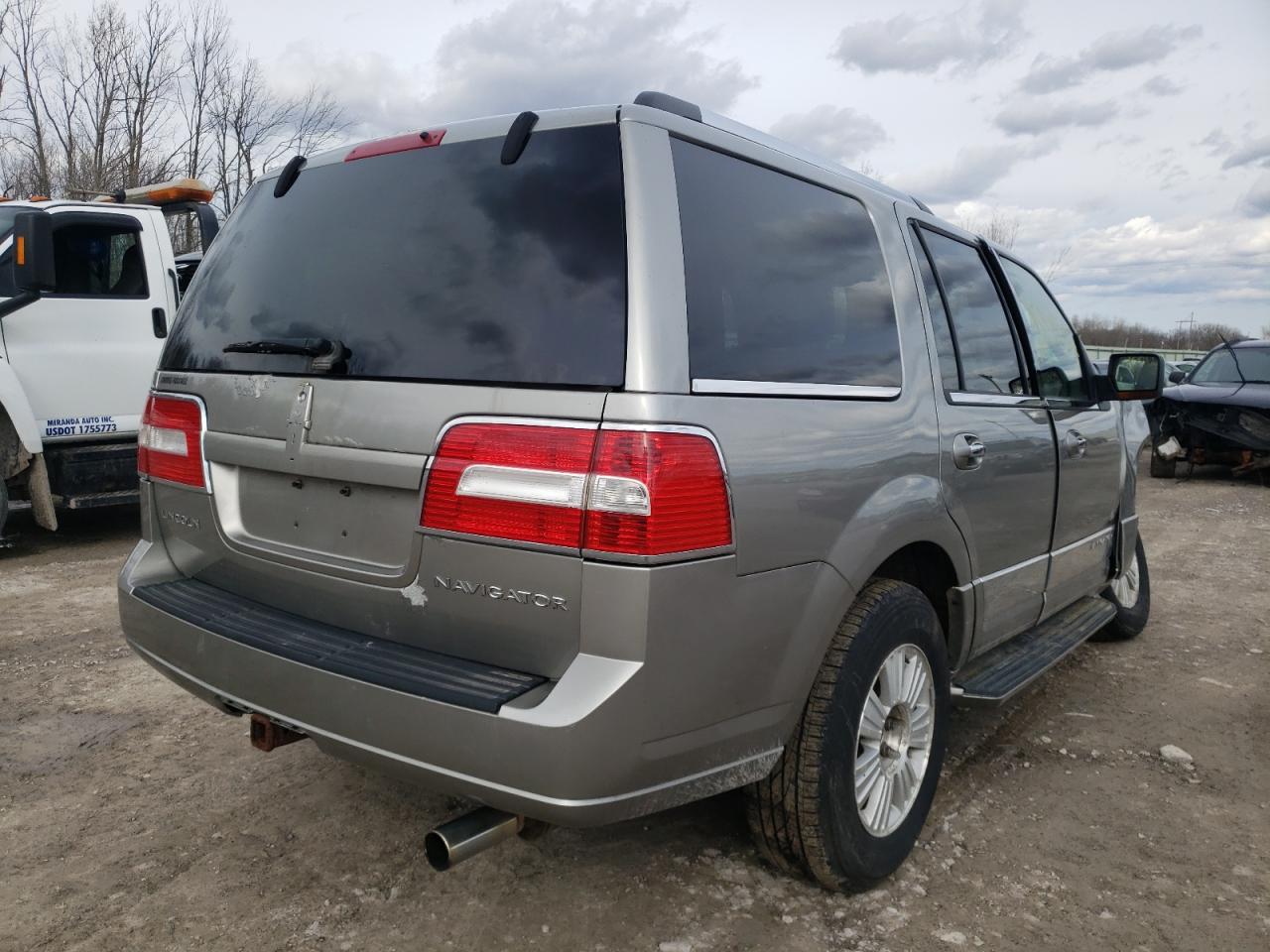Photo 4 from auction – 2008 LINCOLN NAVIGATOR with VIN 5LMFU28558LJ11818
