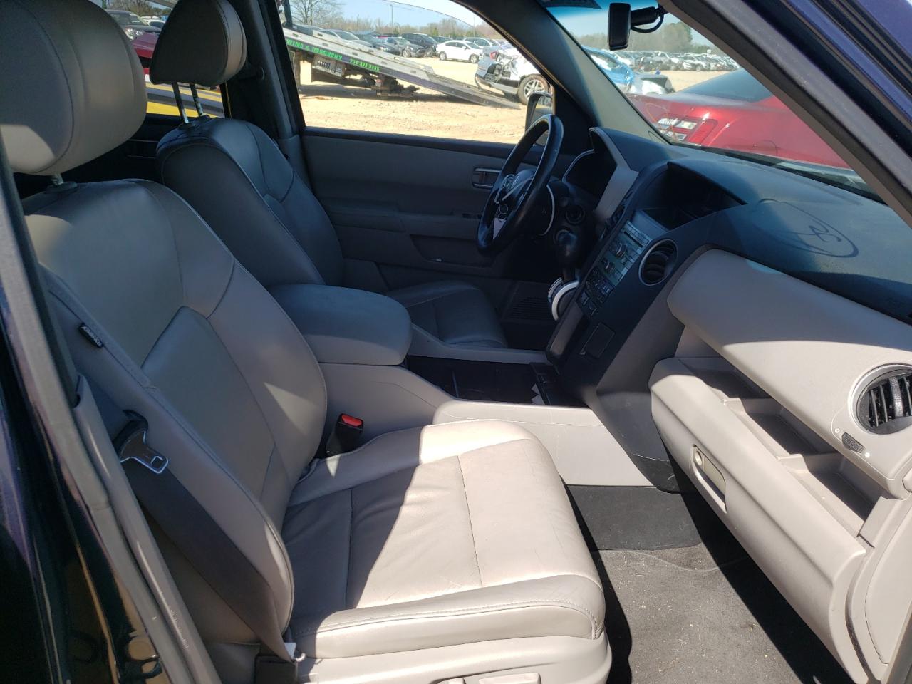 Photo 5 from auction – 2011 HONDA PILOT EXL with VIN 5FNYF3H59BB019024