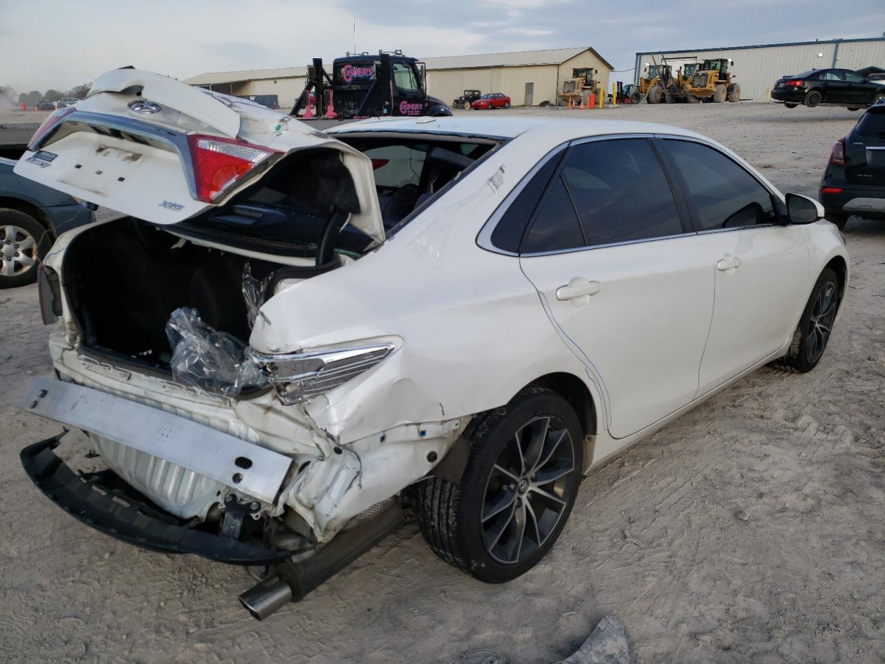 Photo 4 from auction – 2017 TOYOTA CAMRY LE with VIN 4T1BF1FK2HU273835
