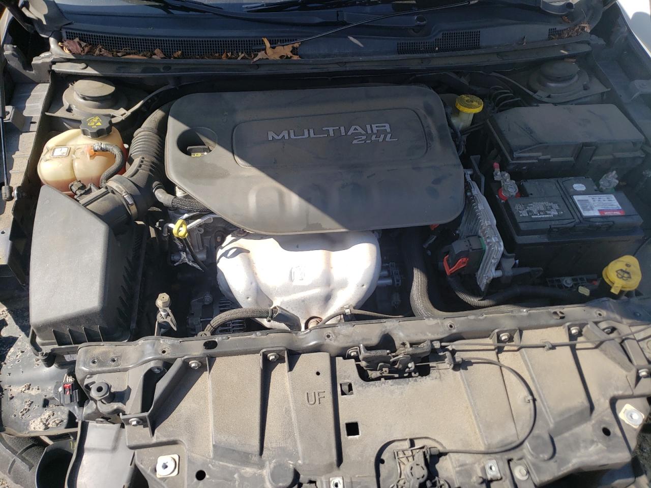 Photo 7 from auction – 2015 CHRYSLER 200 LIMITE with VIN 1C3CCCAB6FN725852