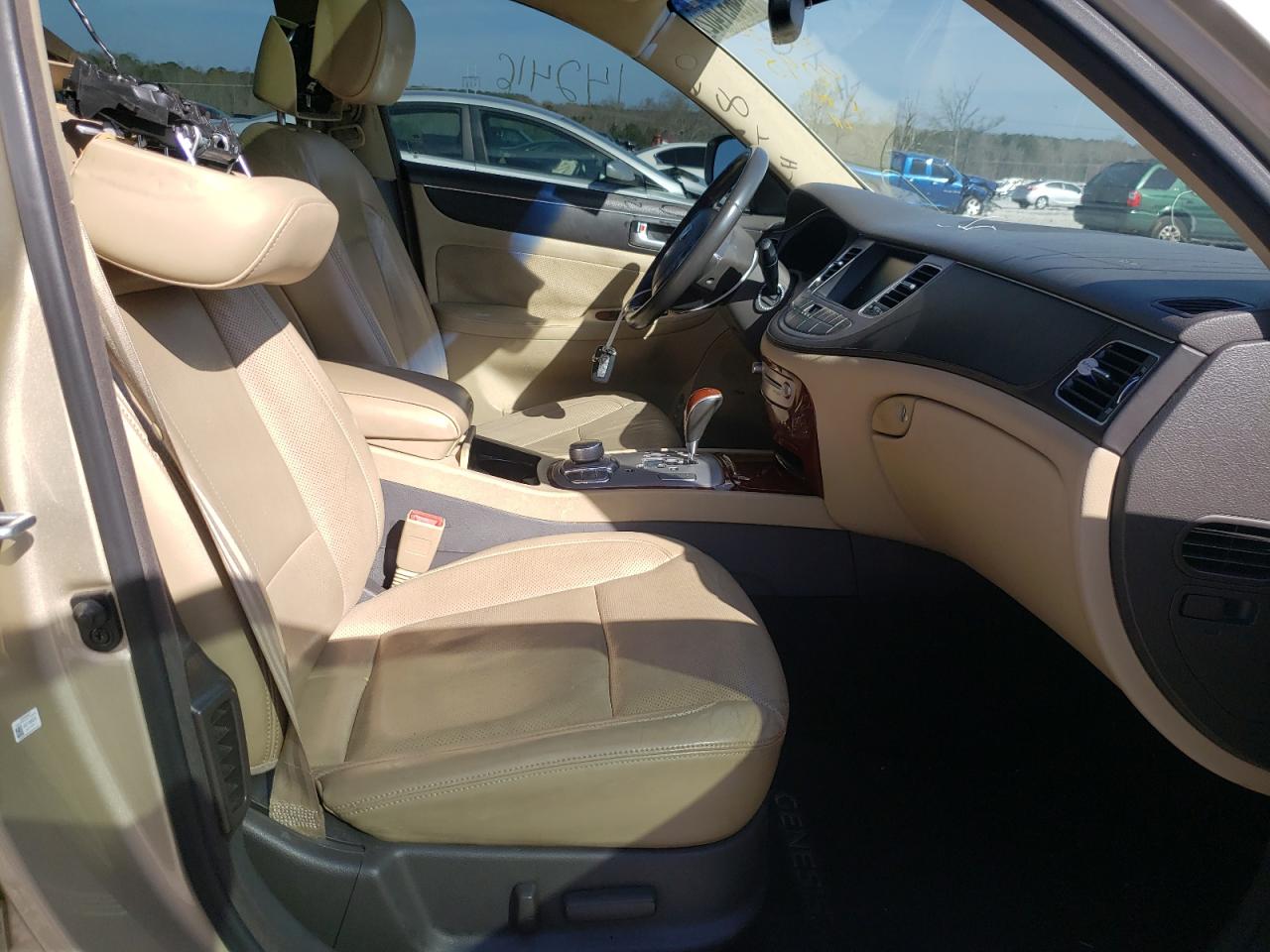 Photo 5 from auction – 2012 HYUNDAI GENESIS 3. with VIN KMHGC4DD0CU199098