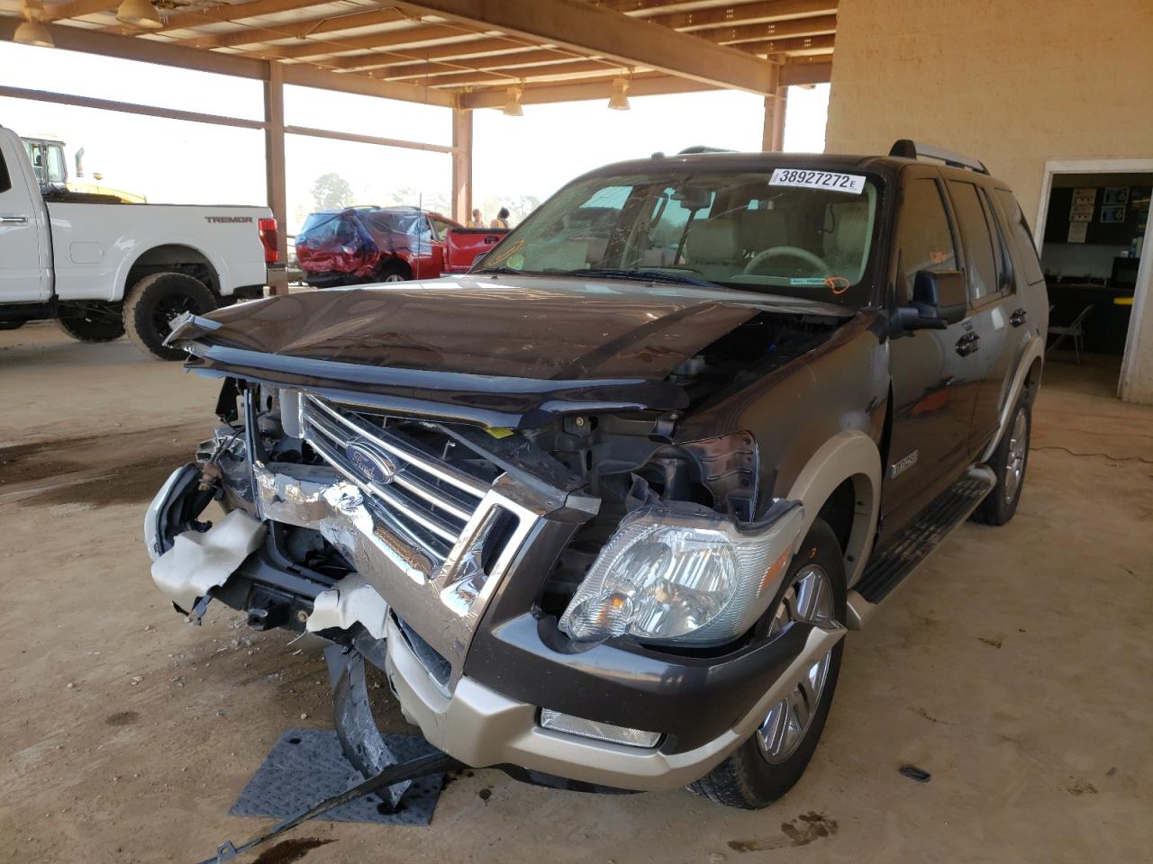 Photo 2 from auction – 2007 FORD EXPLORER E with VIN 1FMEU64E97UB26892