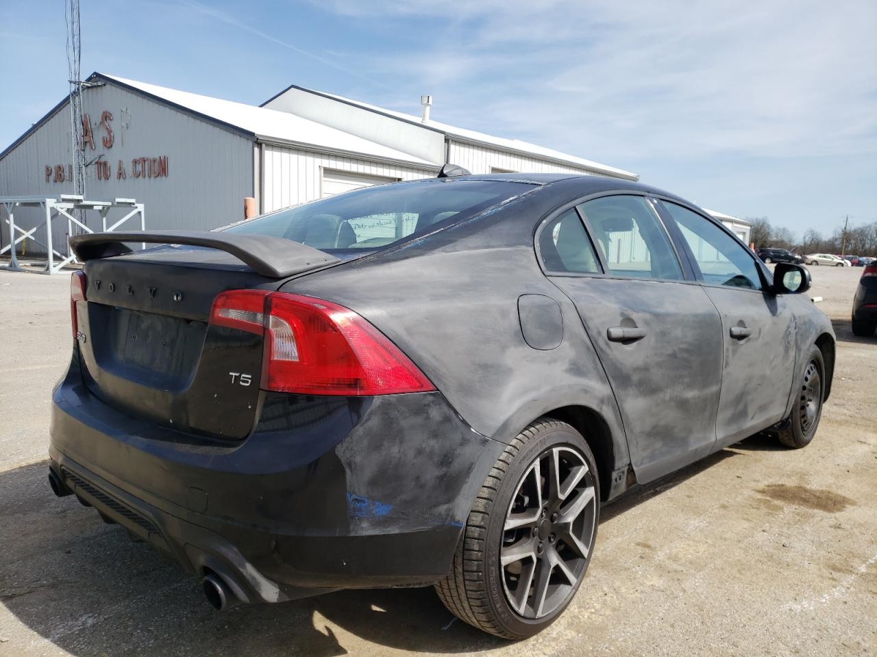 Photo 4 from auction – 2018 VOLVO S60 DYNAMI with VIN YV126MFL7J2465567