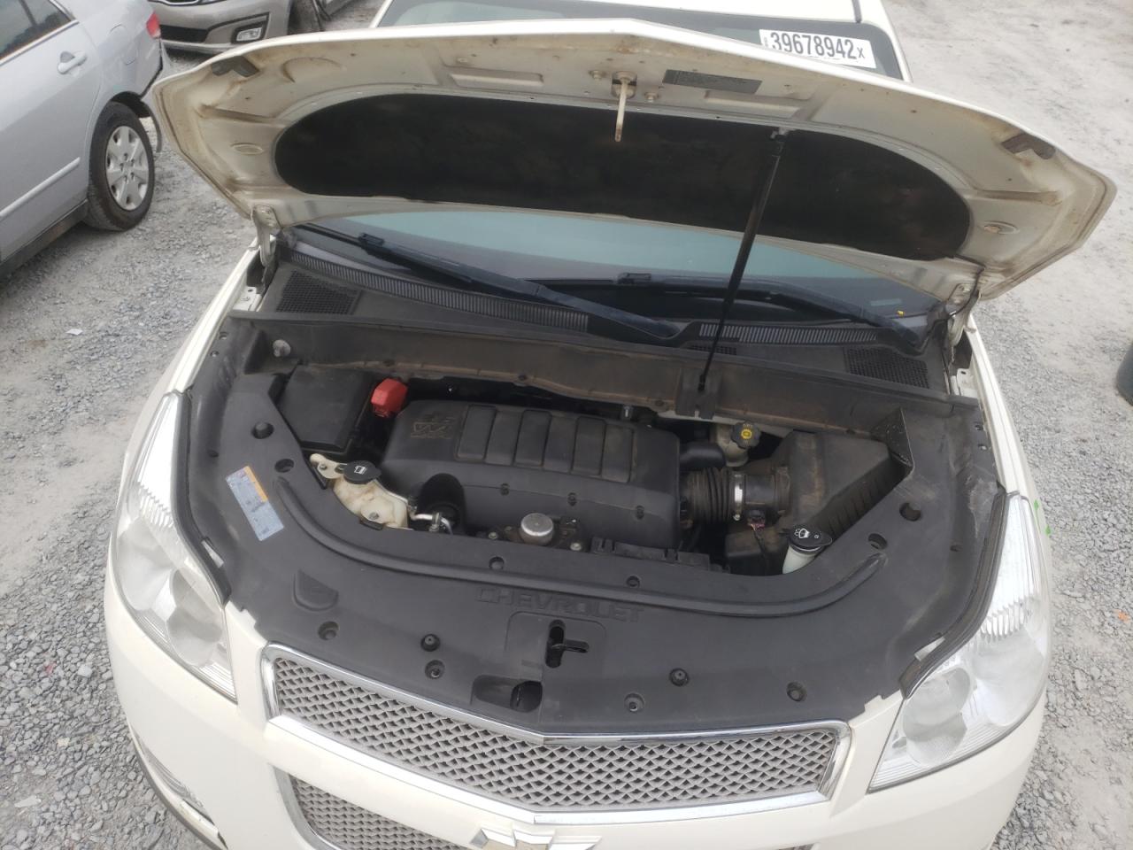 Photo 7 from auction – 2011 CHEVROLET TRAVERSE L with VIN 1GNKRLED2BJ127915