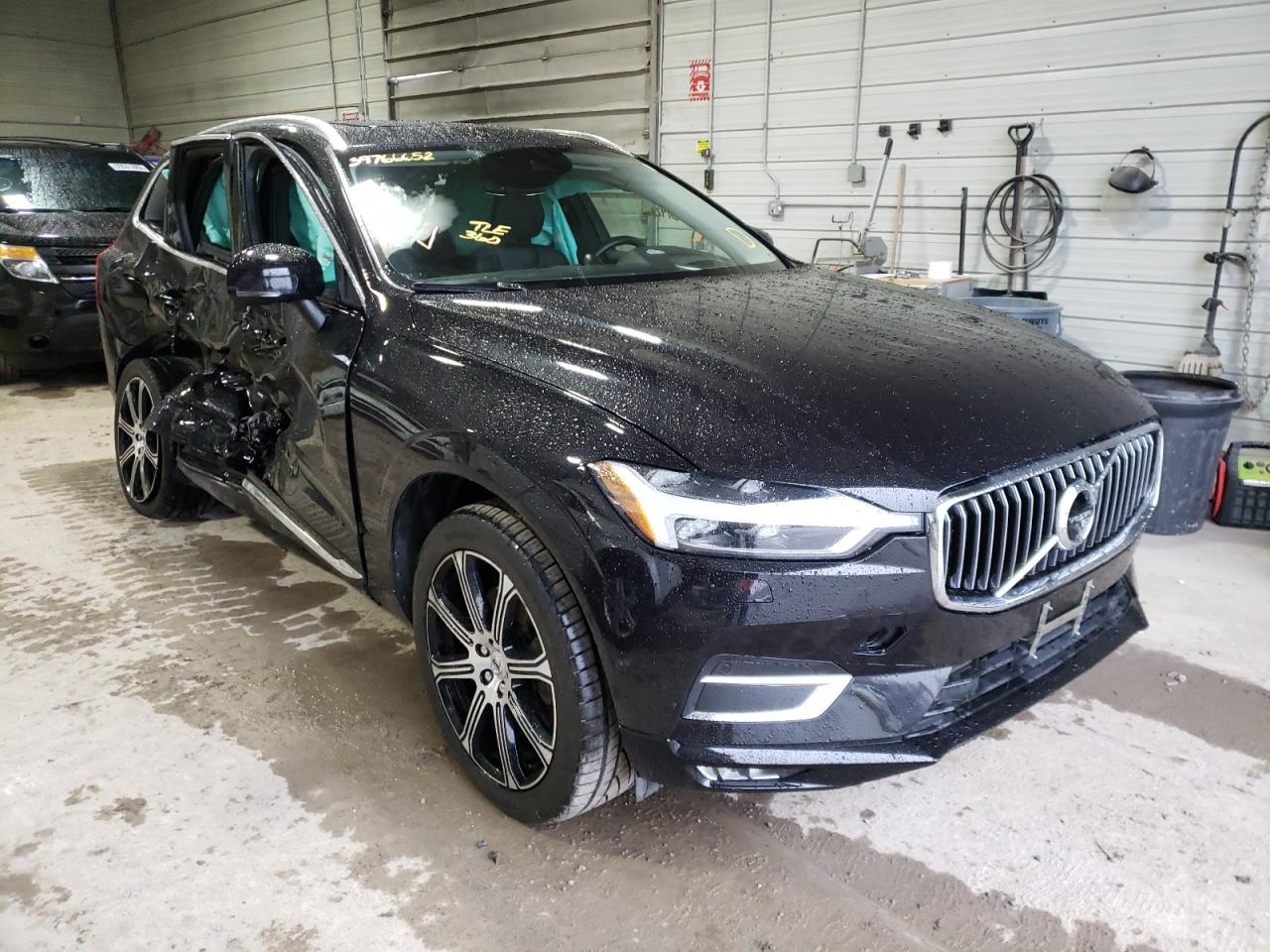 VOLVO XC60 2018 with VIN YV4A22RL4J1076787 - Photo from auction