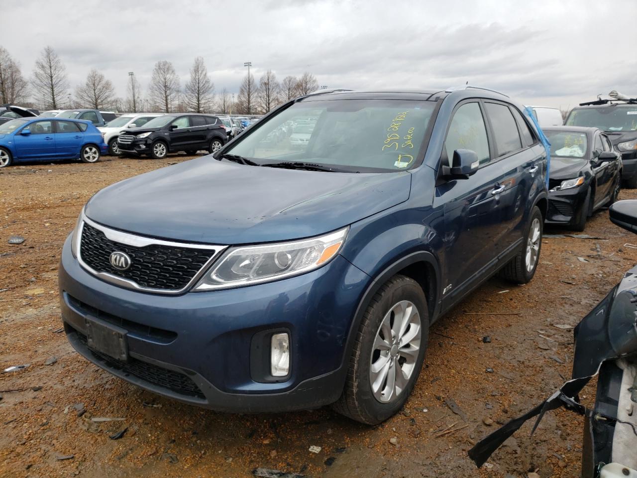Photo 2 from auction – 2014 KIA SORENTO EX with VIN 5XYKUDA71EG502615