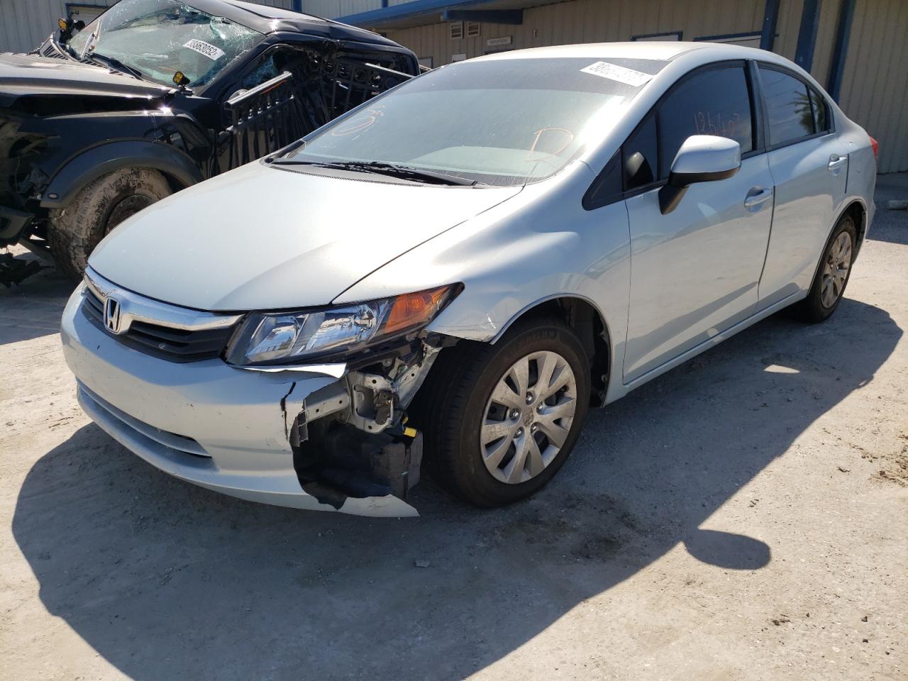 Photo 2 from auction – 2012 HONDA CIVIC LX with VIN 19XFB2F58CE011746
