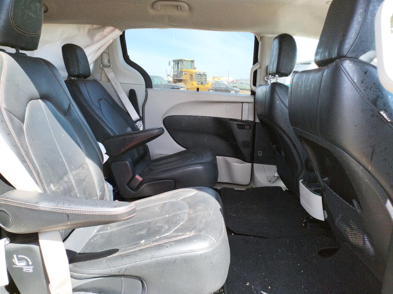 Photo 6 from auction – 2018 CHRYSLER PACIFICA T with VIN 2C4RC1BG4JR216956