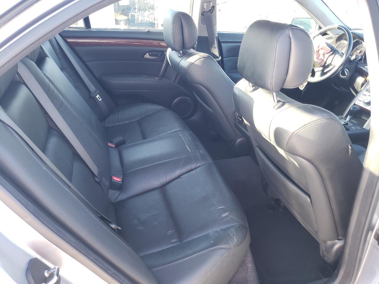 Photo 6 from auction – 2005 ACURA RL with VIN JH4KB16565C008264