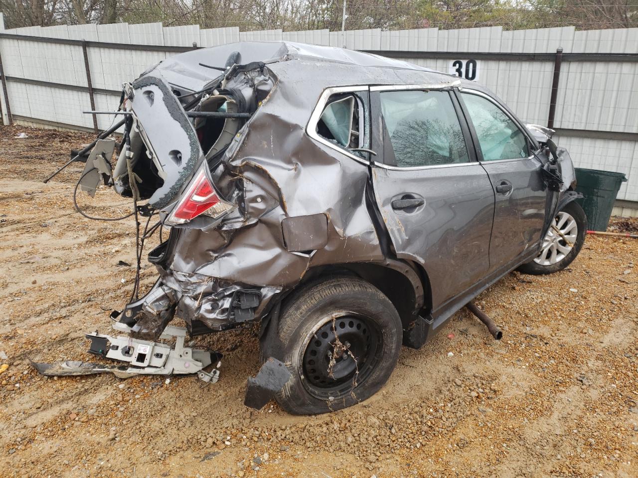 Photo 4 from auction – 2016 NISSAN ROGUE S with VIN KNMAT2MV9GP666532