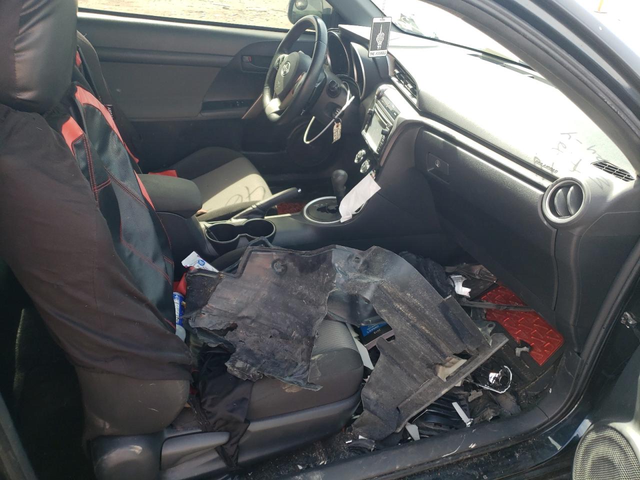Photo 5 from auction – 2015 TOYOTA SCION TC with VIN JTKJF5C76FJ011251