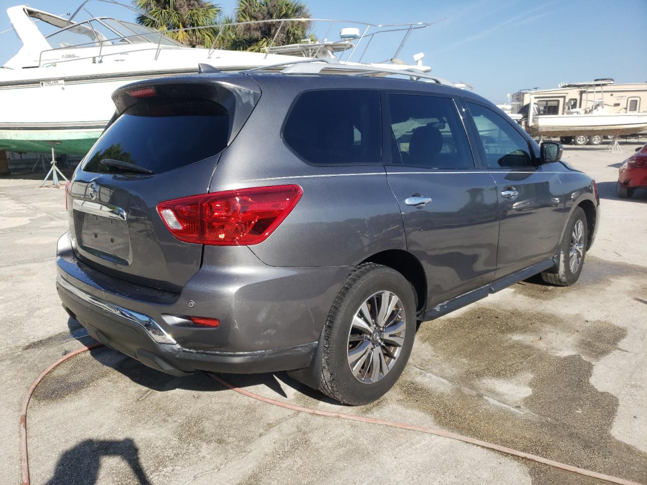 Photo 4 from auction – 2019 NISSAN PATHFINDER with VIN 5N1DR2MNXKC585336