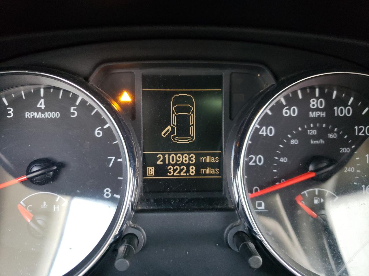 Photo 8 from auction – 2012 NISSAN ROGUE S with VIN JN8AS5MT5CW295604