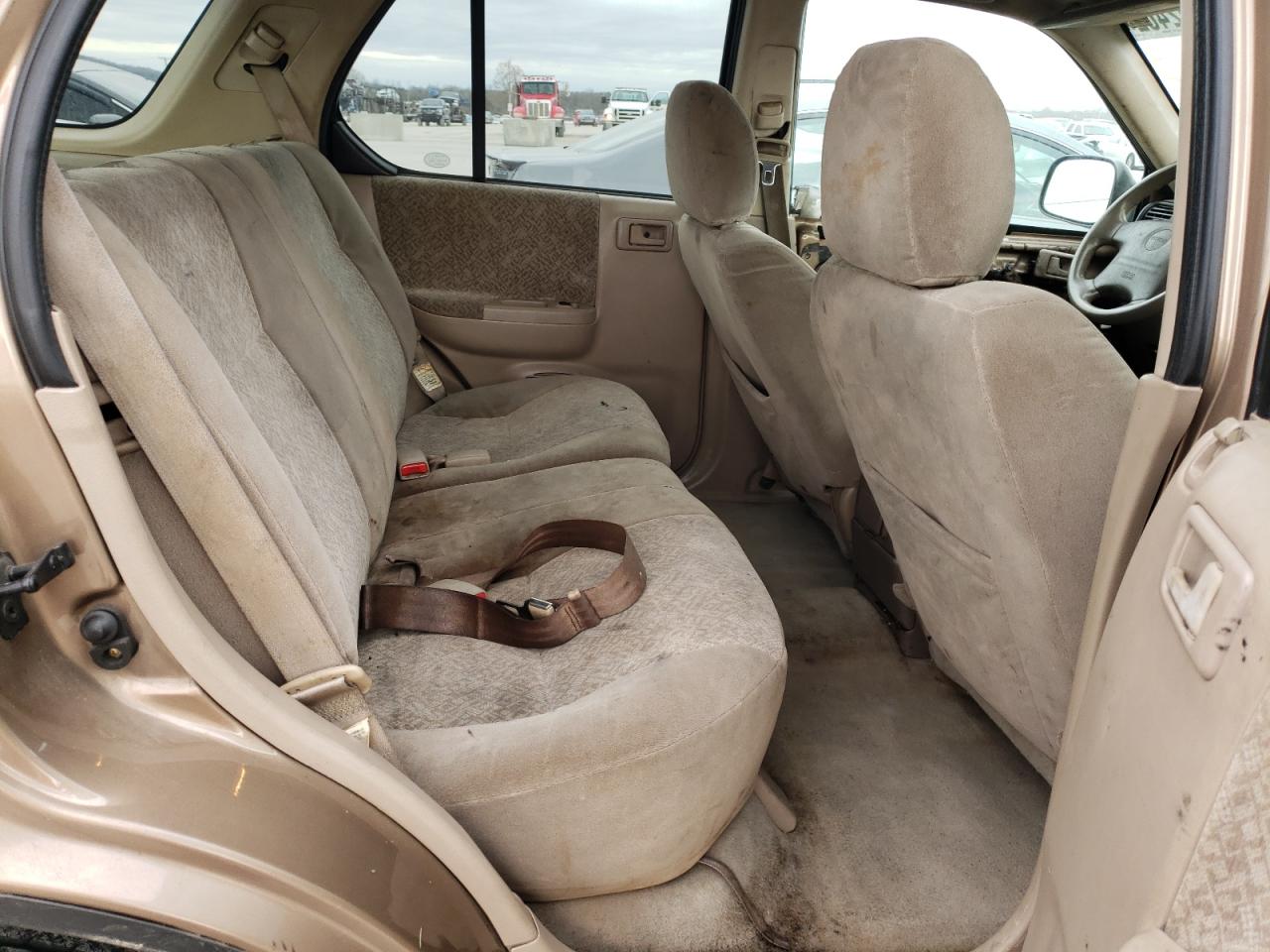 Photo 6 from auction – 2002 ISUZU RODEO S with VIN 4S2CK58W324320734