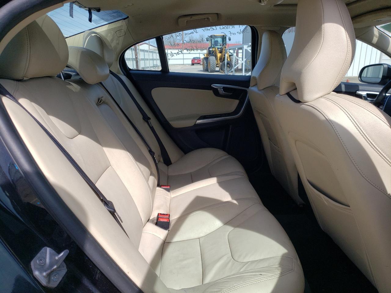 Photo 6 from auction – 2018 VOLVO S60 DYNAMI with VIN YV126MFL7J2465567