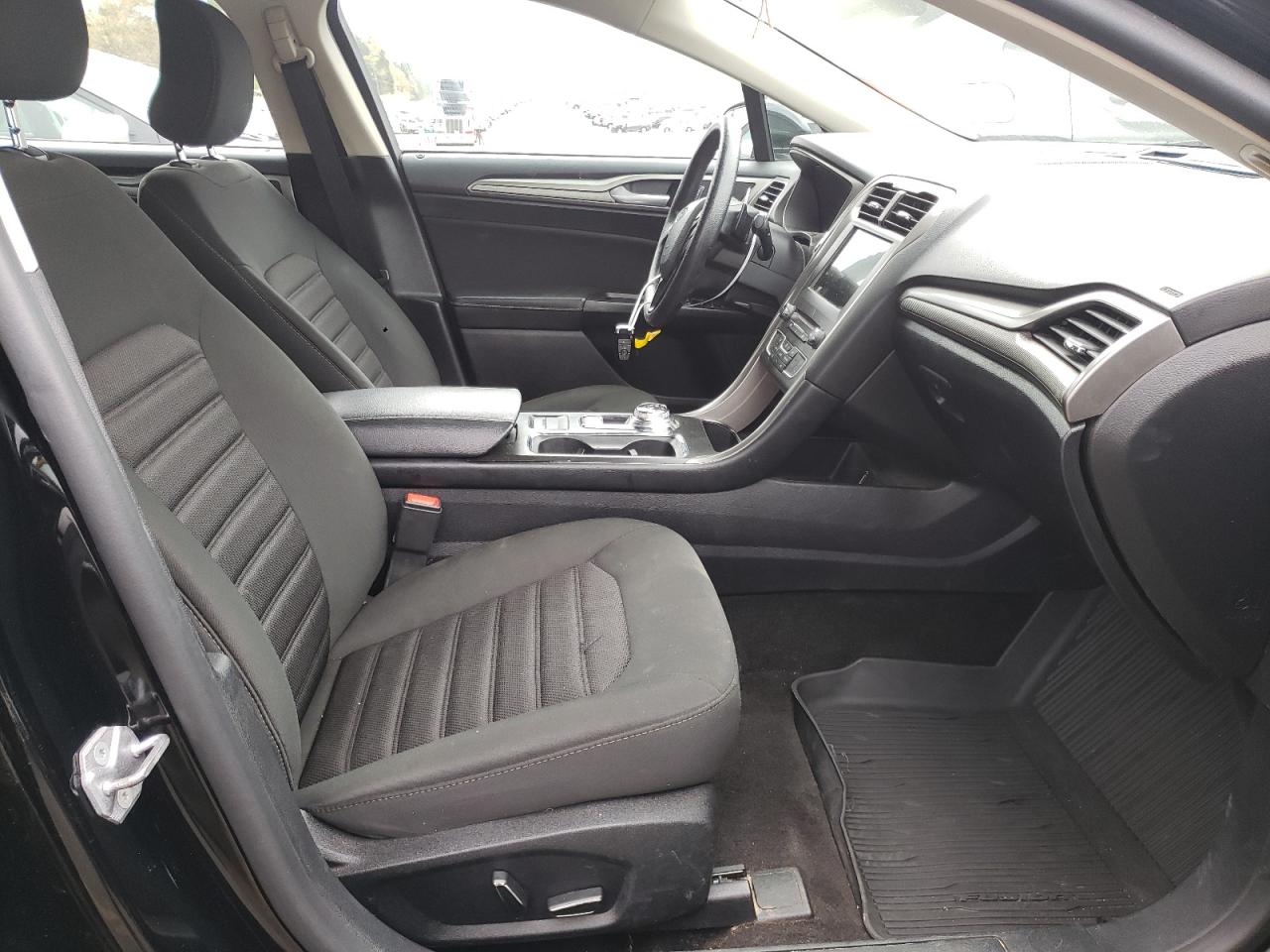 Photo 5 from auction – 2018 FORD FUSION SE with VIN 3FA6P0HD2JR166556
