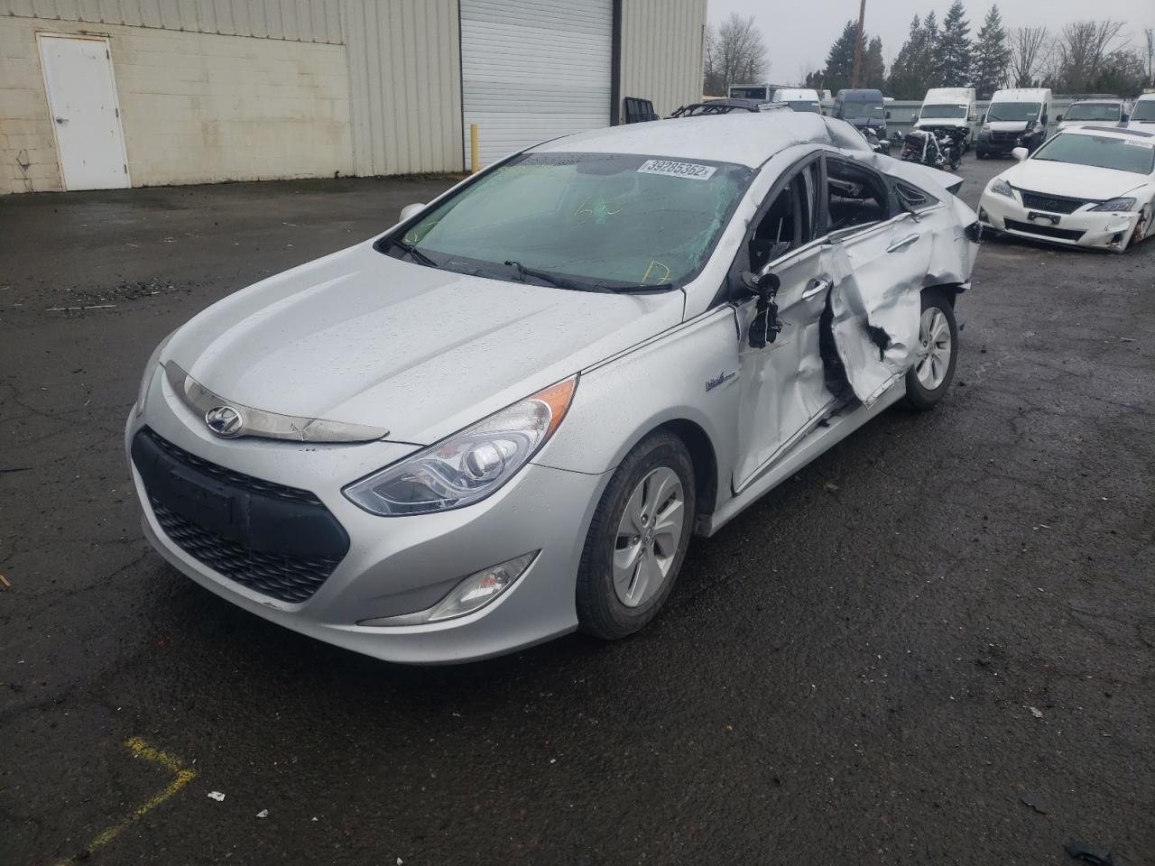 Photo 2 from auction – 2013 HYUNDAI SONATA HYB with VIN KMHEC4A49DA093148