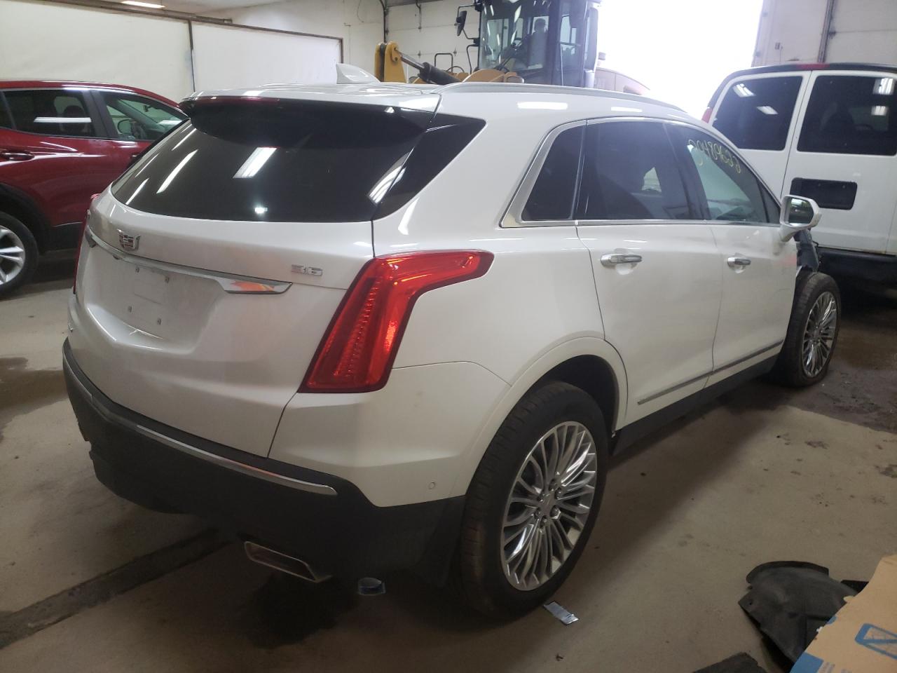 Photo 4 from auction – 2017 CADILLAC XT5 PREMIU with VIN 1GYKNERS4HZ236910