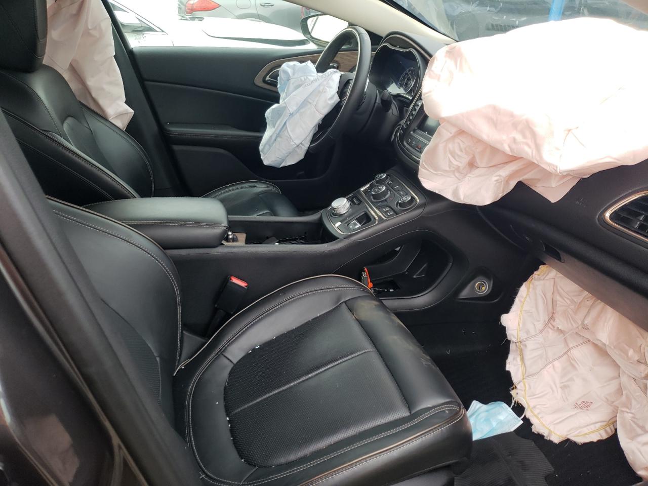 Photo 5 from auction – 2016 CHRYSLER 200 C with VIN 1C3CCCEGXGN123091