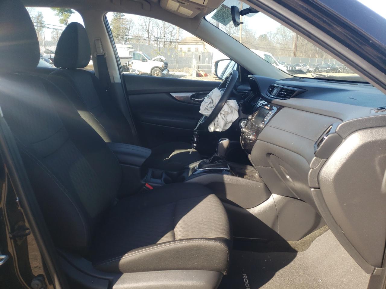 Photo 5 from auction – 2018 NISSAN ROGUE S with VIN KNMAT2MV2JP568627