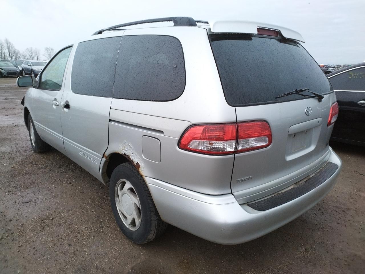 Photo 3 from auction – 2002 TOYOTA SIENNA LE with VIN 4T3ZF13C22U505344