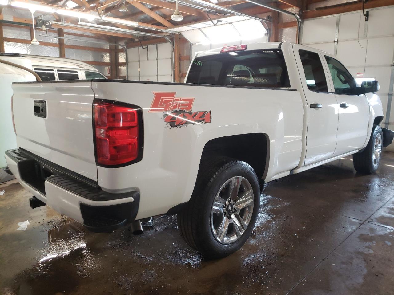Photo 4 from auction – 2018 CHEVROLET SILVERADO with VIN 1GCVKPEC0JZ202068