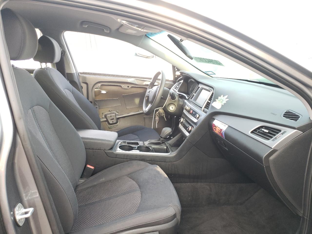Photo 5 from auction – 2019 HYUNDAI SONATA SE with VIN 5NPE24AF5KH752910