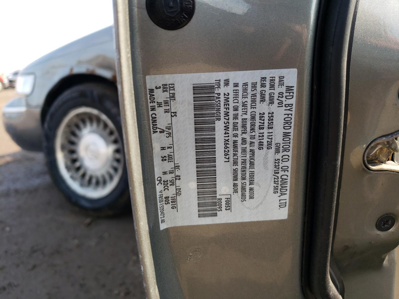 Photo 10 from auction – 2001 MERCURY GRAND MARQ with VIN 2MEFM75W41X662671