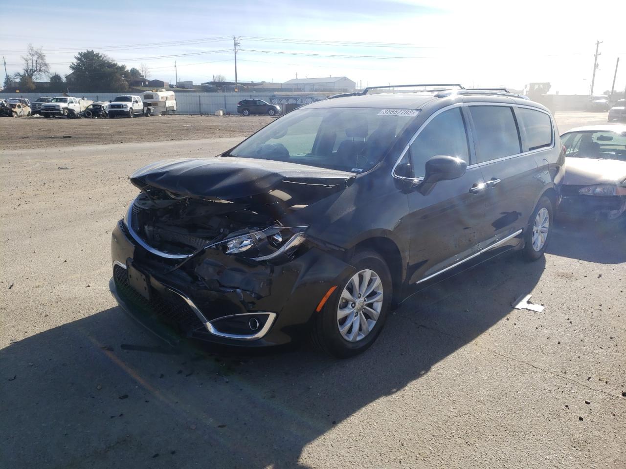 Photo 2 from auction – 2019 CHRYSLER PACIFICA T with VIN 2C4RC1BG2KR665487