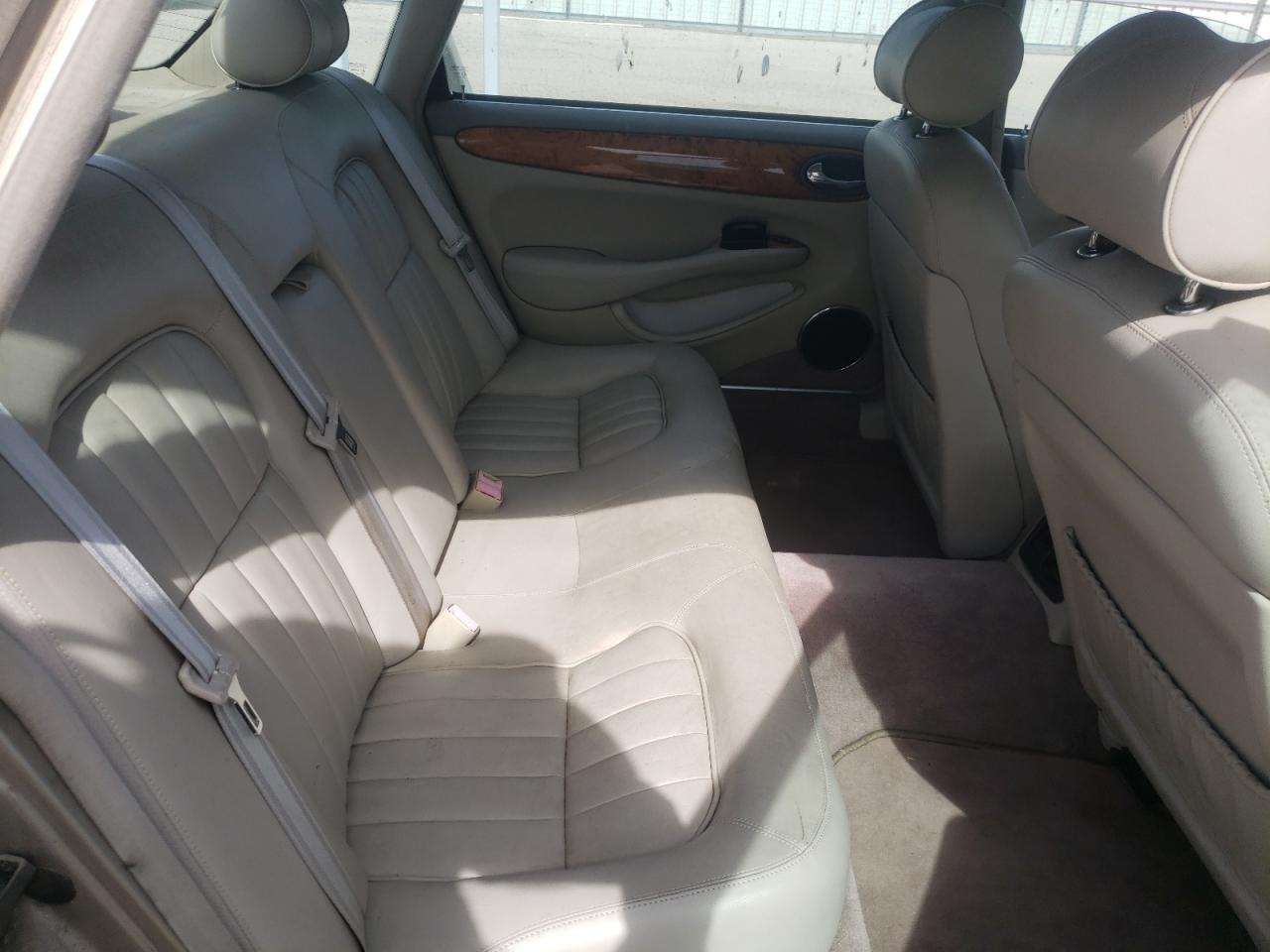 Photo 6 from auction – 1998 JAGUAR XJ8 L with VIN SAJHX6246WC813370