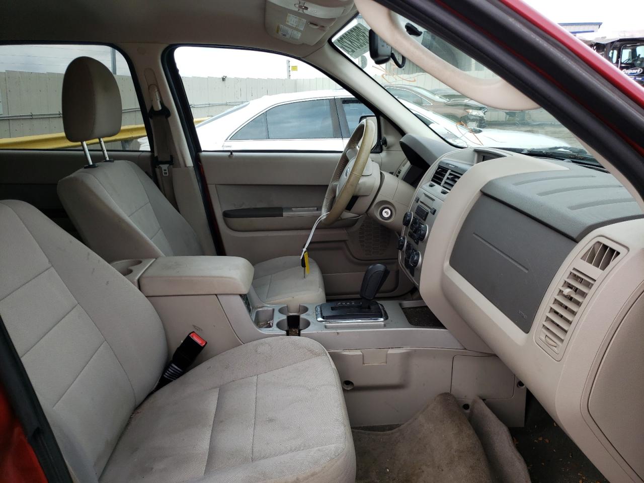 Photo 5 from auction – 2011 FORD ESCAPE XLT with VIN 1FMCU9D72BKB61045