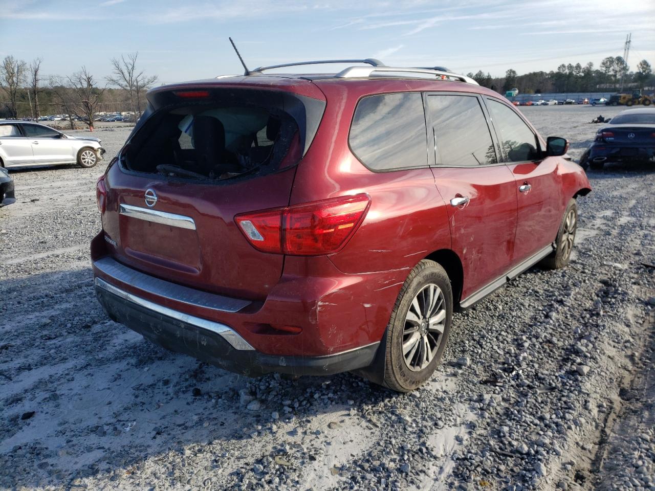 Photo 4 from auction – 2017 NISSAN PATHFINDER with VIN 5N1DR2MN4HC691192
