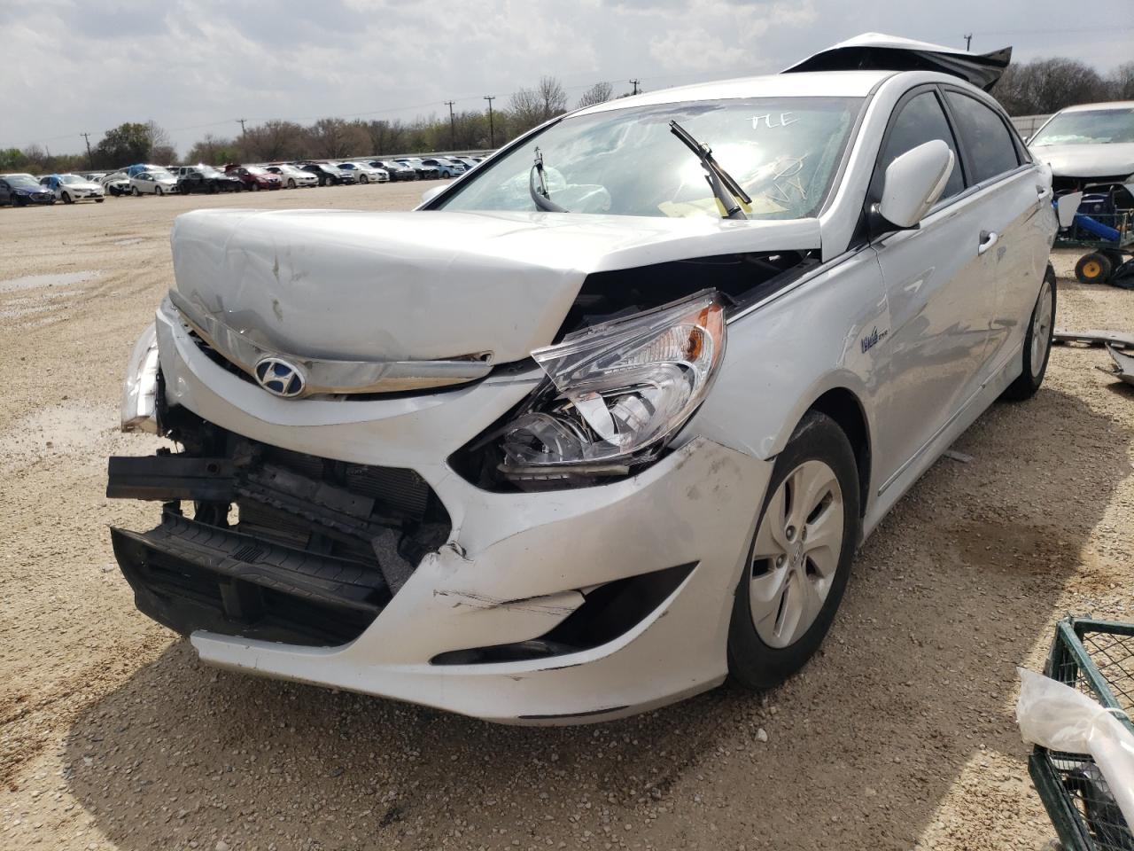 Photo 2 from auction – 2015 HYUNDAI SONATA HYB with VIN KMHEC4A42FA124839
