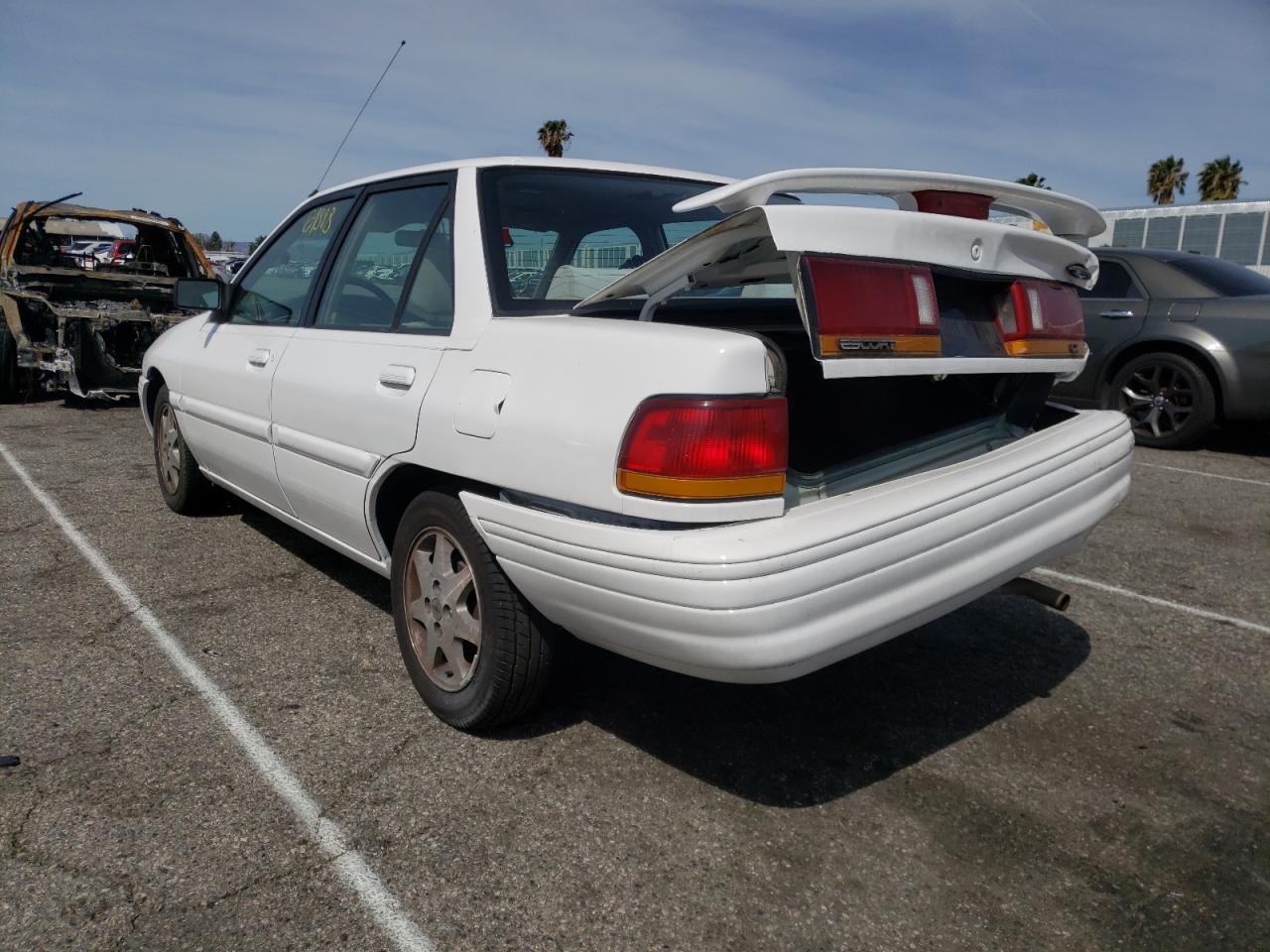 Photo 3 from auction – 1996 FORD ESCORT LX with VIN 3FASP13J6TR106686