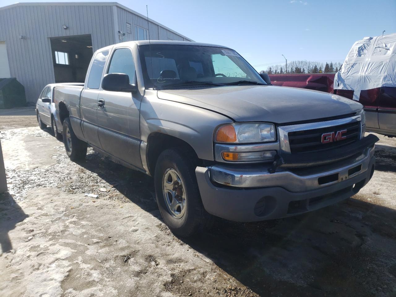 GMC NEW SIERRA 2003 with VIN 2GTEK19V731338685 - Photo from auction
