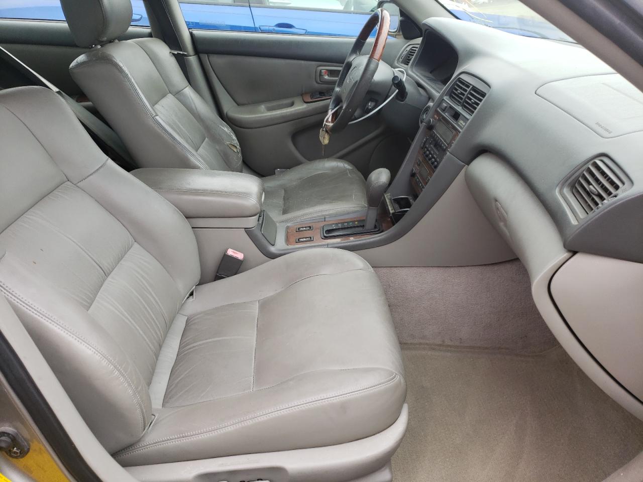 Photo 5 from auction – 2001 LEXUS ES 300 with VIN JT8BF28GX10331334