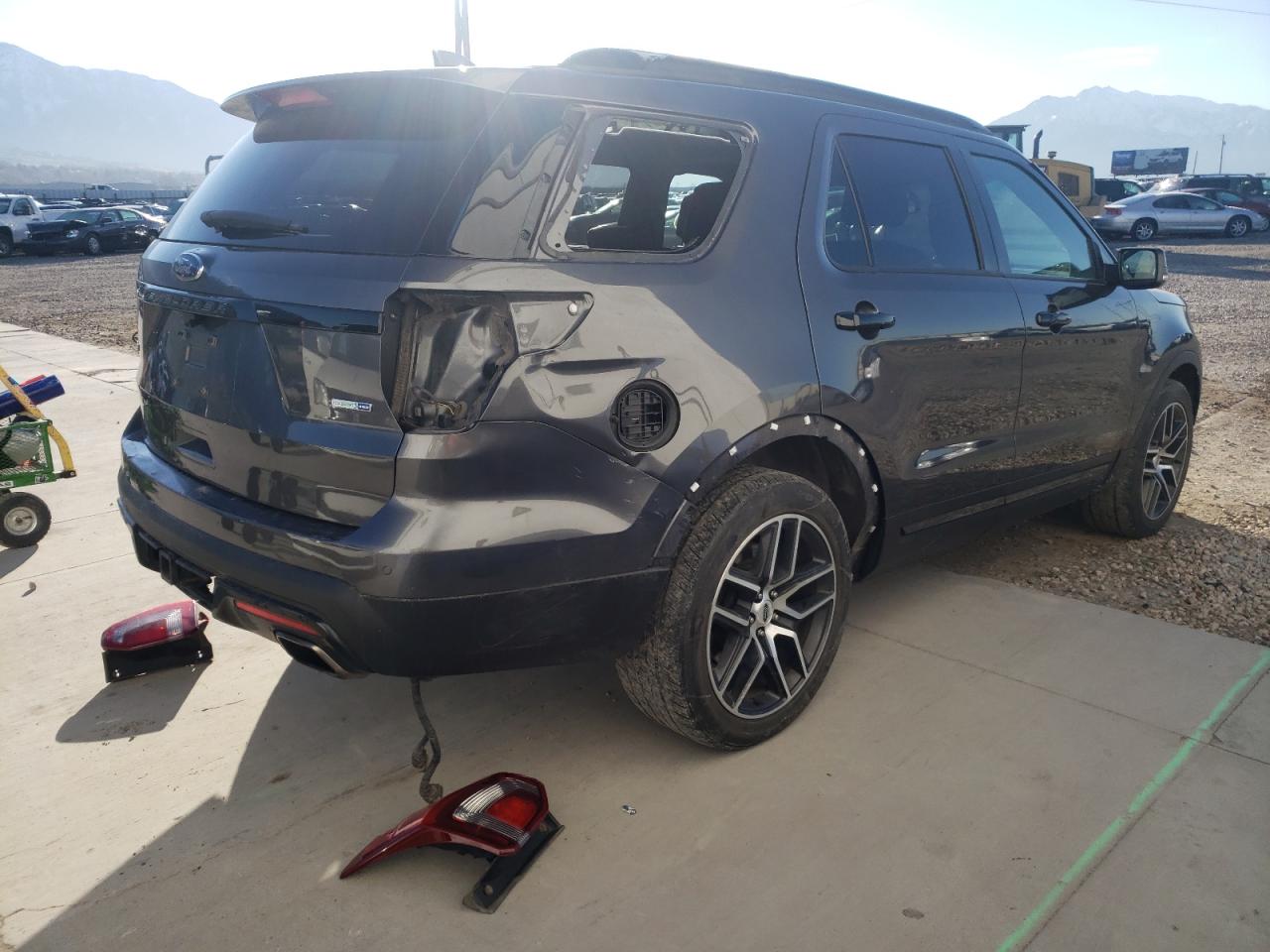 Photo 4 from auction – 2016 FORD EXPLORER S with VIN 1FM5K8GT3GGA07438